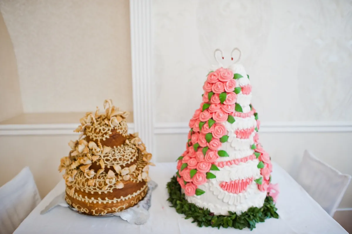 Wedding Cake Flavors and Decorations Based on the Season 02