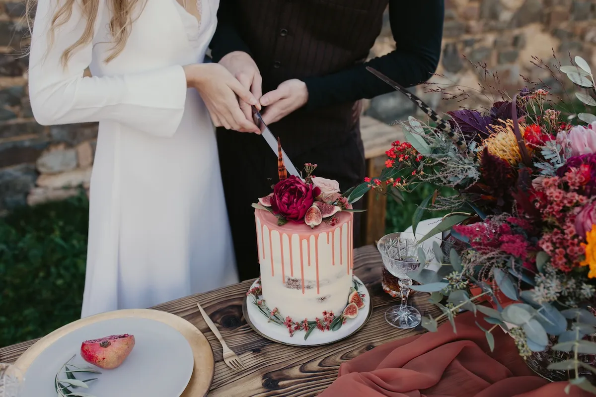 How to Choose a Vegan or Gluten-Free Wedding Cake 01
