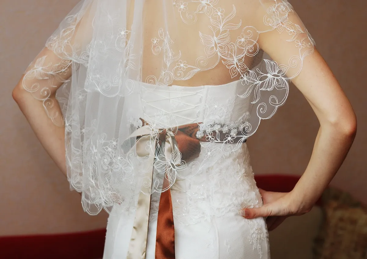 How to Choose the Perfect Wedding Dress for Your Body Type 01