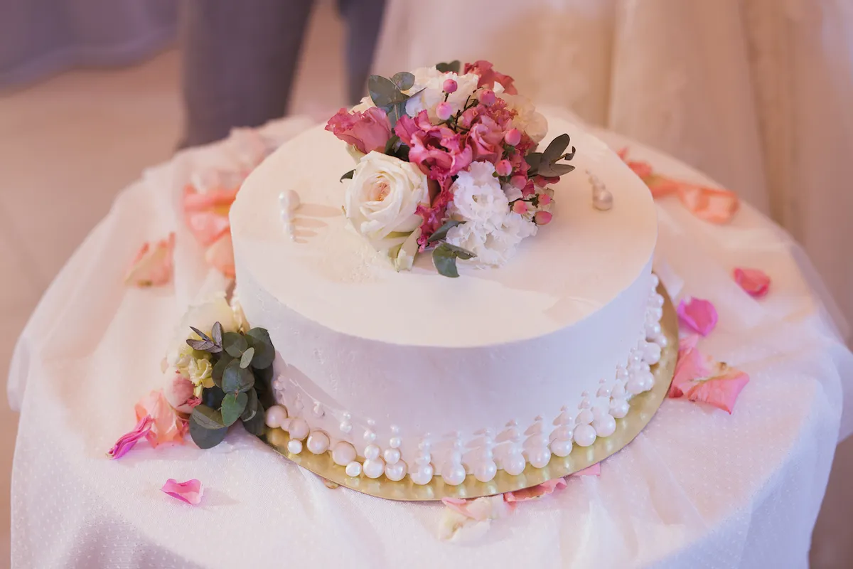 How to Incorporate Your Cultural Traditions in Your Wedding Cake 03