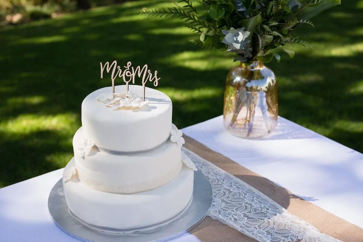 The Most Unique Wedding Cakes You've Never Seen Before 01