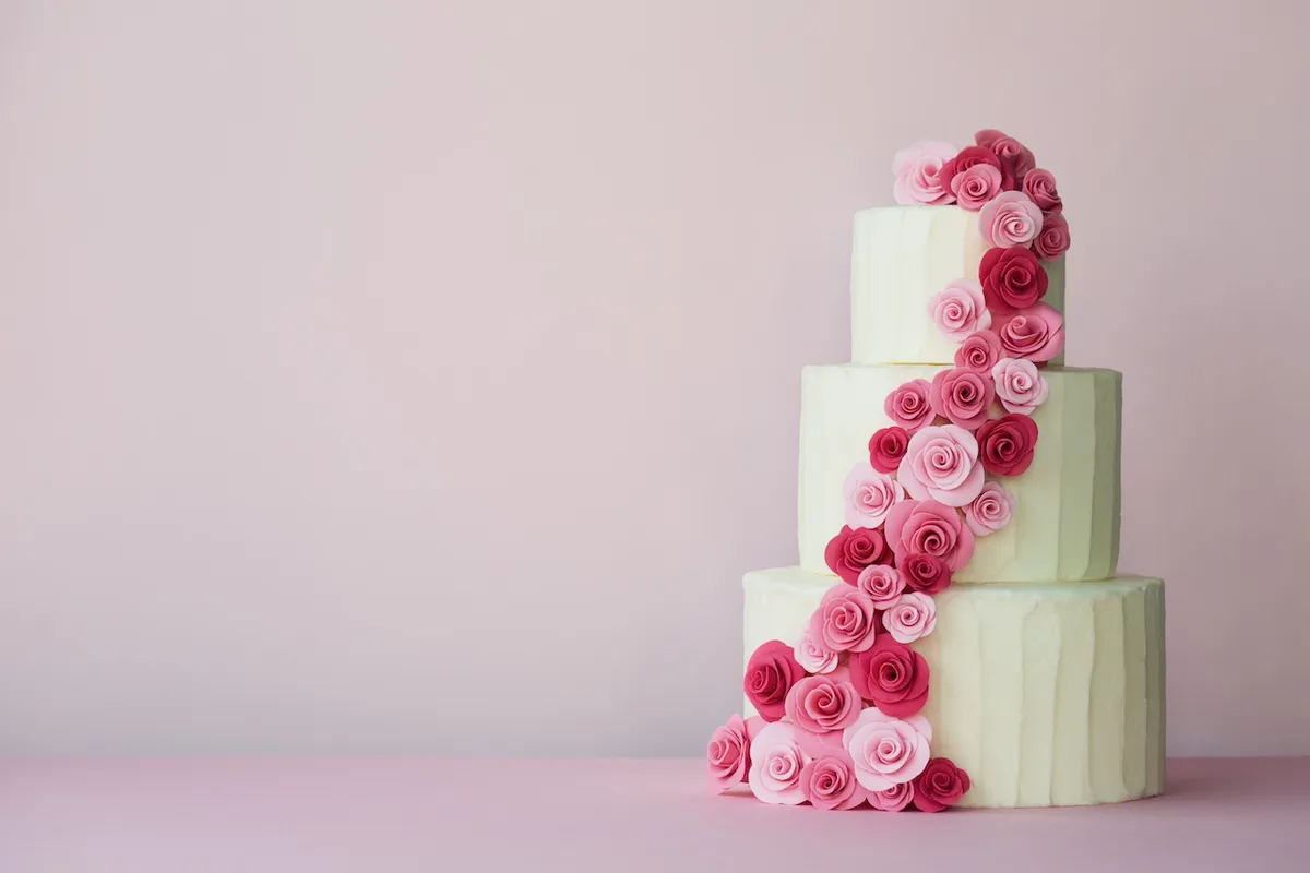 The Most Unique Wedding Cakes You've Never Seen Before 02