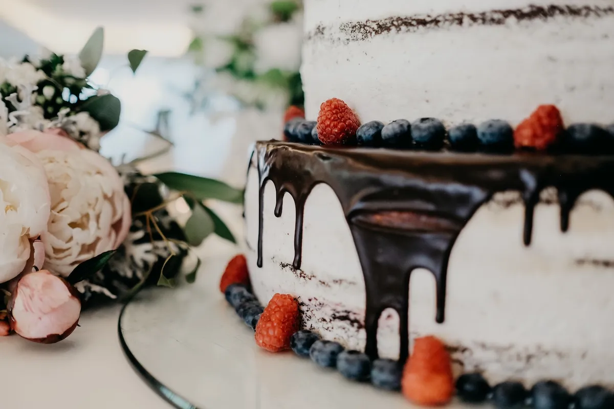 Wedding Cake Budgeting Tips How to Save Money Without Sacrificing Taste 01
